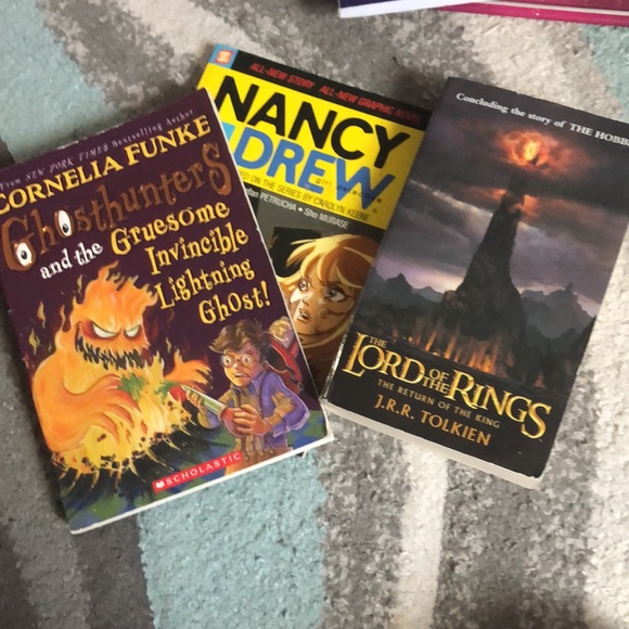 Book bundle📚 - Picture 3 of 5